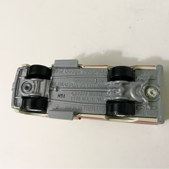 Lot of 24 Die-Cast Cars Hot Wheels Matchbox Toy Cars - Picture 16 of 16